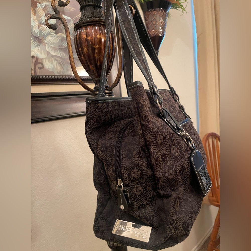 Anne Klein - Picture 4 of 16